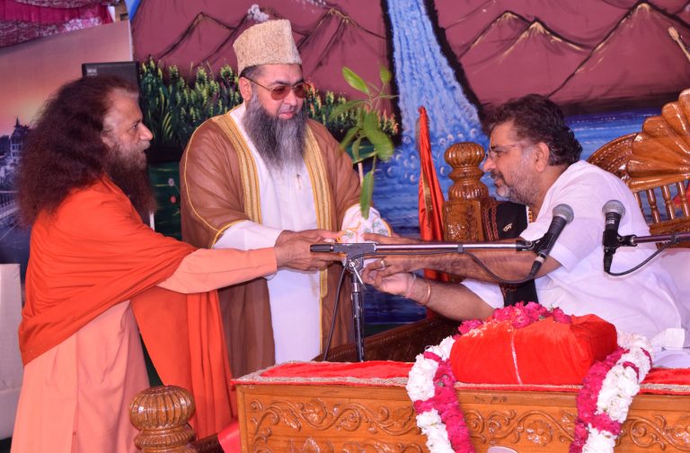 परमार्थ निकेतन पधारे इमाम उमर अहमद इलियासी साहब