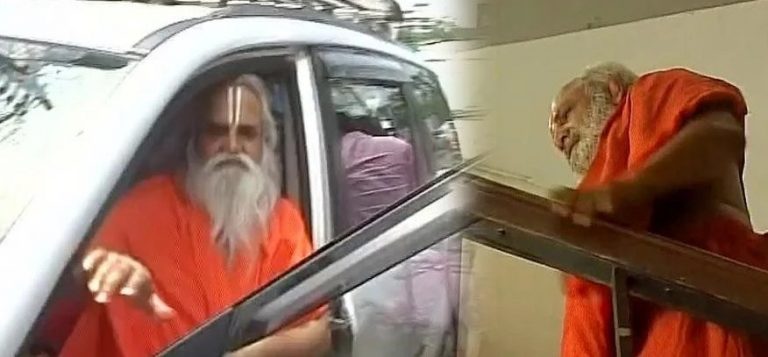 बाबरी मस्जिद मामला : संतों ने किया सरेंडर