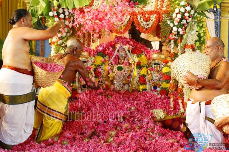 Pushpa Yagnam Marks the end of Vaibhavotsavams in Vijayawada