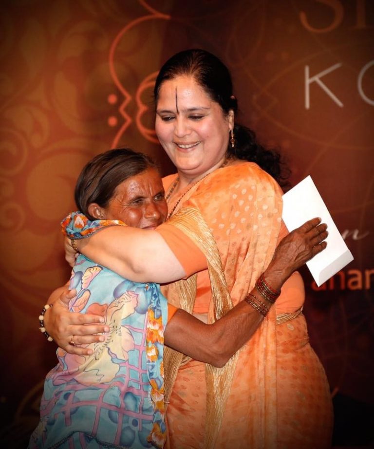Shakti Karuna: Supporting Farmers in Maharashtra : Anandmurti Gurumaa