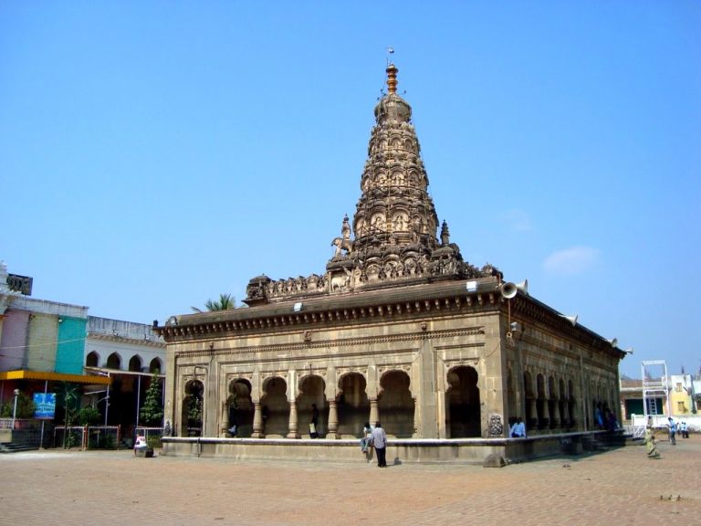 Kurubas – Lingayats fight over temple
