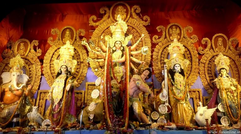 दुर्गा पूजा है स्त्री स्वाभिमान का पर्व