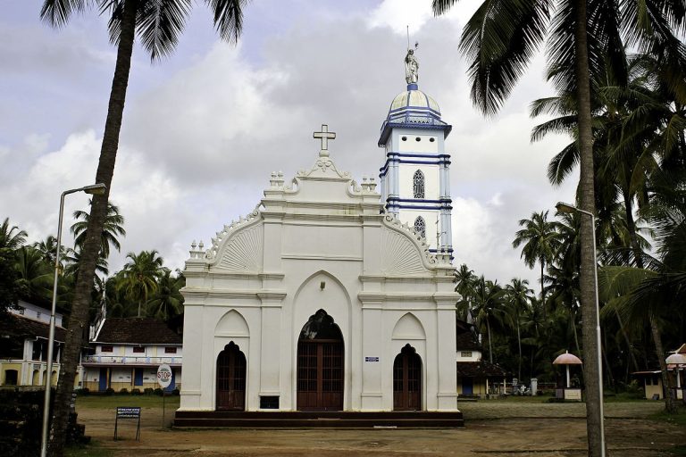 “50 Stars of Christmas” : St. Thomas Syro-Malabar Catholic Church, Kerala – Oldest Church in the Country