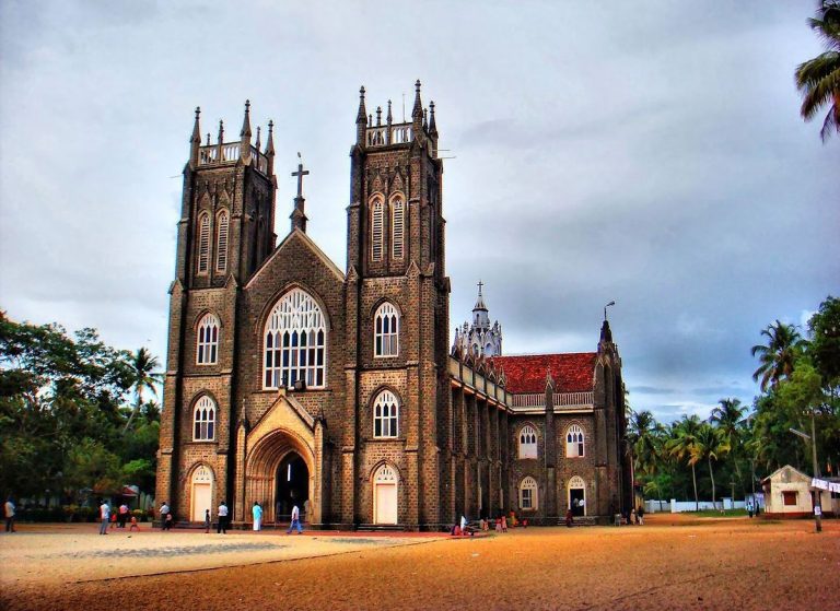 “50 Stars of Christmas” : St Andrews Basillica, Arthukul Kerala – A tale of Religious Harmony!