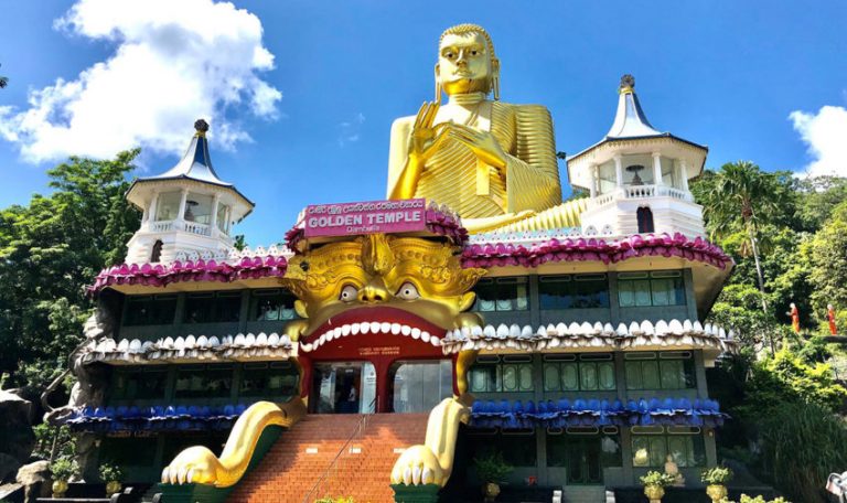 Buddhist Temple  Sri Lanka : Dambulla Golden Cave Temple
