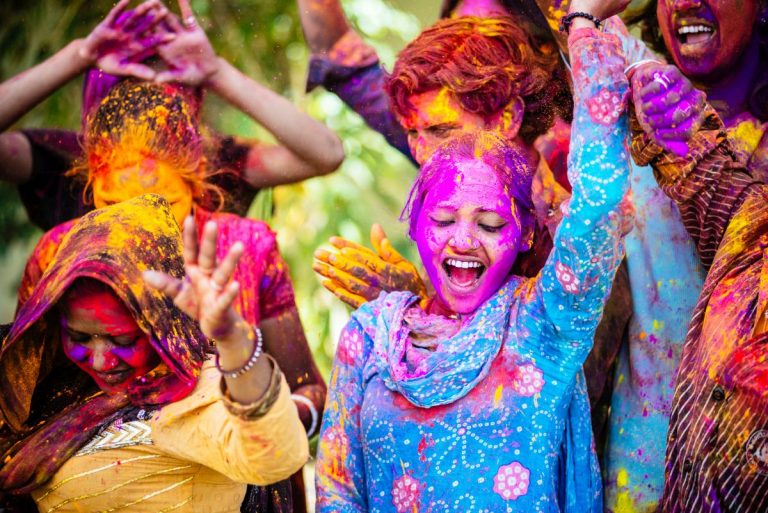 Holi 2020: Source & Health Benefits of Natural Colours