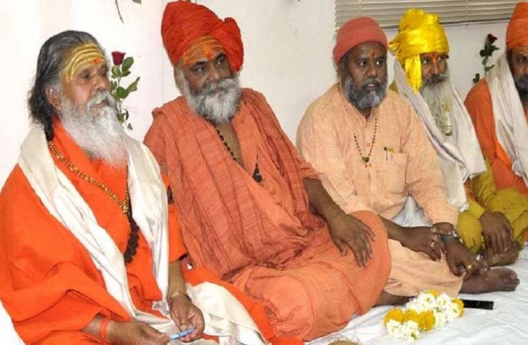 अखिल भारतीय अखाड़ा परिषद ने की मठ मंदिर खोलने की अपील