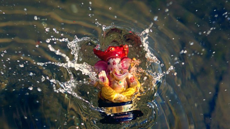 गणपति विसर्जन: जानिये क्यों करते हैं बप्पा का विसर्जन, क्या है पूजा विधि
