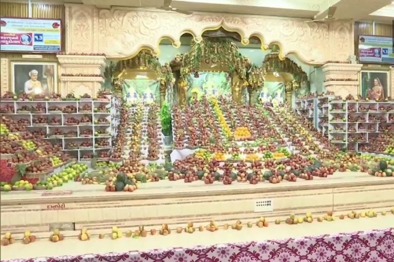 6 माह बाद खुला गुजरात का सुप्रसिद्ध श्री स्वामीनारायण मंदिर