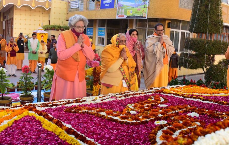 गायत्री तीर्थ शांतिकुज|वसंत पर्व आगाज के साथ गायत्री तीर्थ शांतिकुज का “स्वर्ण जयंती वर्ष प्रारंभ”