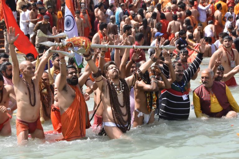 महाशिवरात्रि पर्व पर हरिद्वार महाकुंभ 2021 का प्रथम शाही स्नान संपन्न